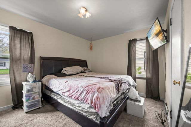1675 Iowa Avenue E, Saint Paul, MN 55106