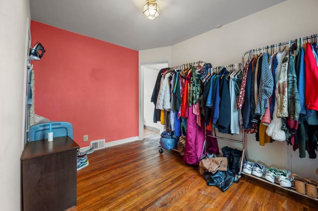 1675 Iowa Avenue E, Saint Paul, MN 55106