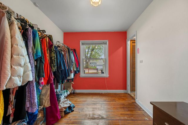 1675 Iowa Avenue E, Saint Paul, MN 55106