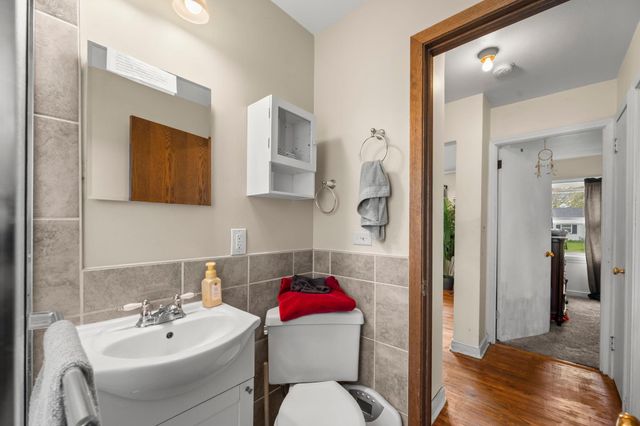 1675 Iowa Avenue E, Saint Paul, MN 55106