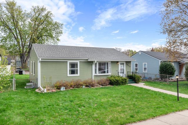 1675 Iowa Avenue E, Saint Paul, MN 55106