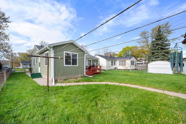 1675 Iowa Avenue E, Saint Paul, MN 55106
