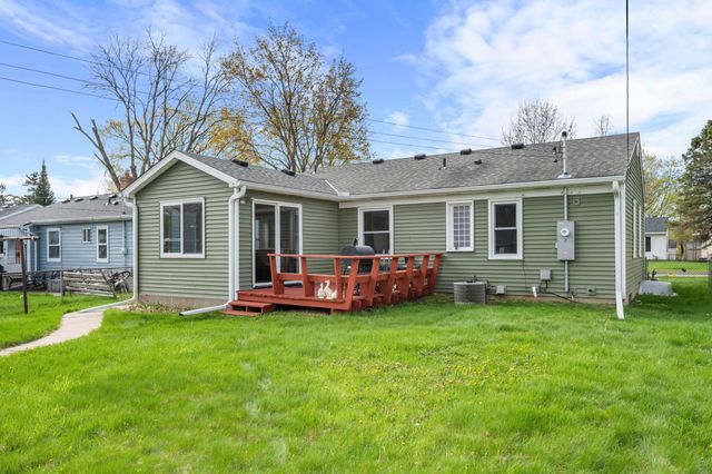 1675 Iowa Avenue E, Saint Paul, MN 55106