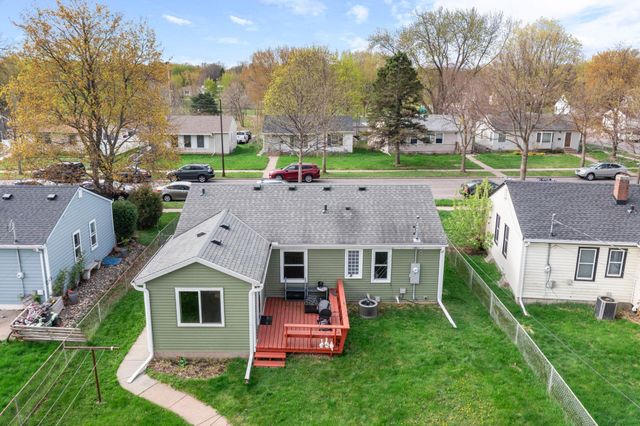 1675 Iowa Avenue E, Saint Paul, MN 55106
