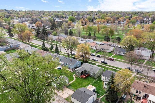 1675 Iowa Avenue E, Saint Paul, MN 55106