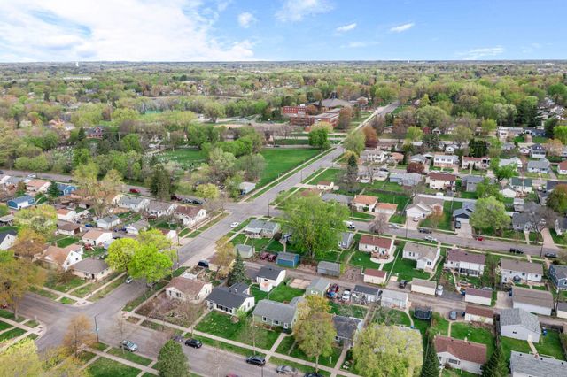 1675 Iowa Avenue E, Saint Paul, MN 55106