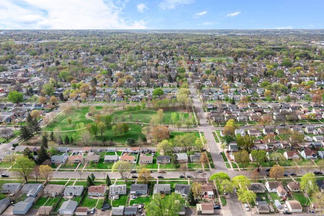 1675 Iowa Avenue E, Saint Paul, MN 55106