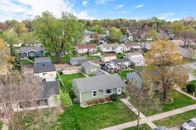 1675 Iowa Avenue E, Saint Paul, MN 55106