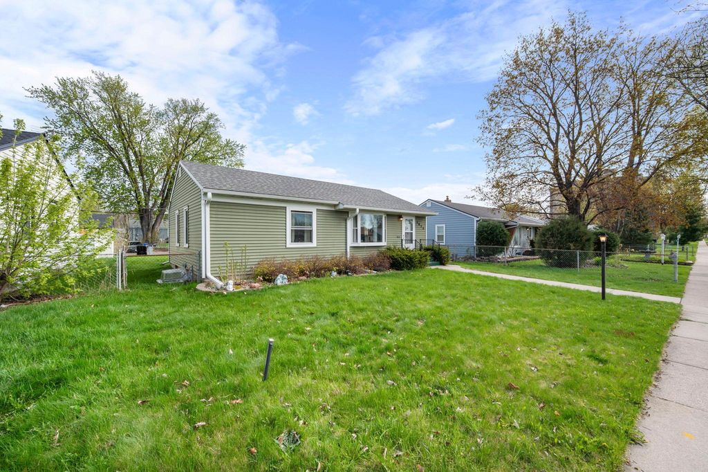1675 Iowa Avenue E, Saint Paul, MN 55106 — photo 2