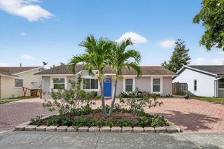 3290 SW 2nd Street, Deerfield Beach, FL 33442