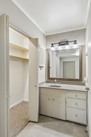 811 Nixon ST, Lockhart, TX 78644
