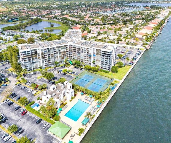 1000 Parkview Dr 825, Hallandale Beach, FL 33009