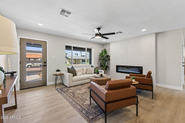 6807 E PORTLAND Street, Scottsdale, AZ 85257