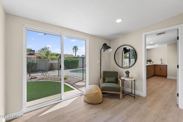 6807 E PORTLAND Street, Scottsdale, AZ 85257