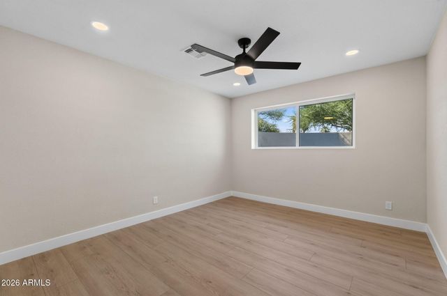 6807 E PORTLAND Street, Scottsdale, AZ 85257