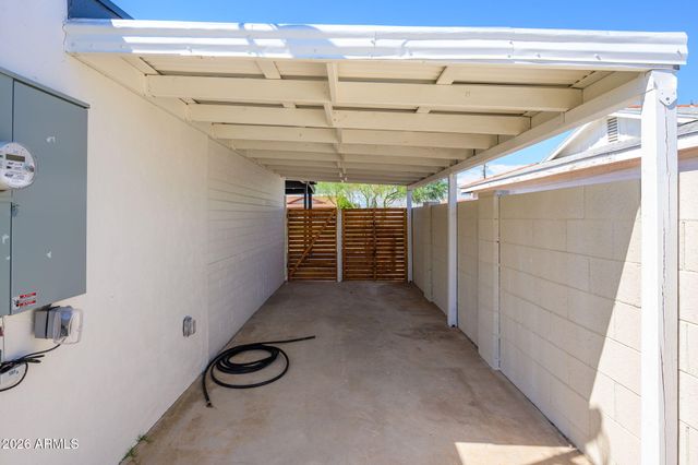 6807 E PORTLAND Street, Scottsdale, AZ 85257