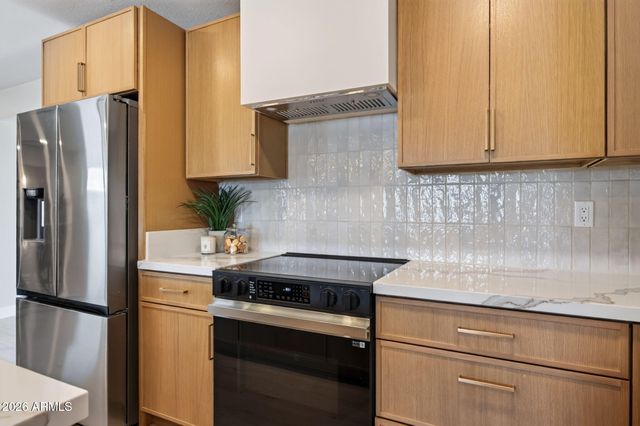 6807 E PORTLAND Street, Scottsdale, AZ 85257
