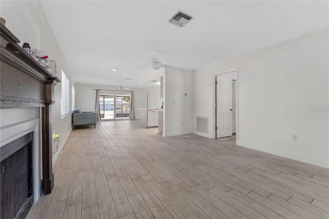 401 NASSAU STREET S, Venice, FL 34285