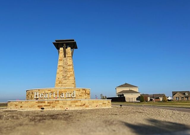 3524 Straw Lane, Heartland, TX 75114