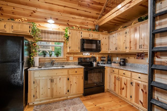 151 Rushmore Lane, Murphy, NC 28906