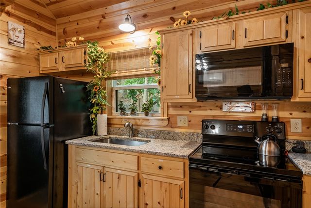 151 Rushmore Lane, Murphy, NC 28906