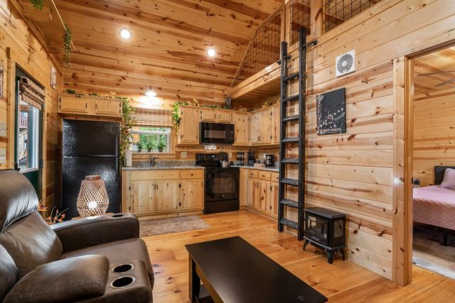 151 Rushmore Lane, Murphy, NC 28906