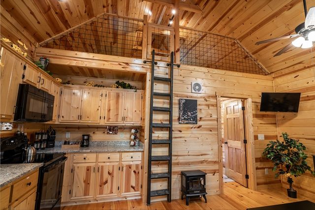 151 Rushmore Lane, Murphy, NC 28906