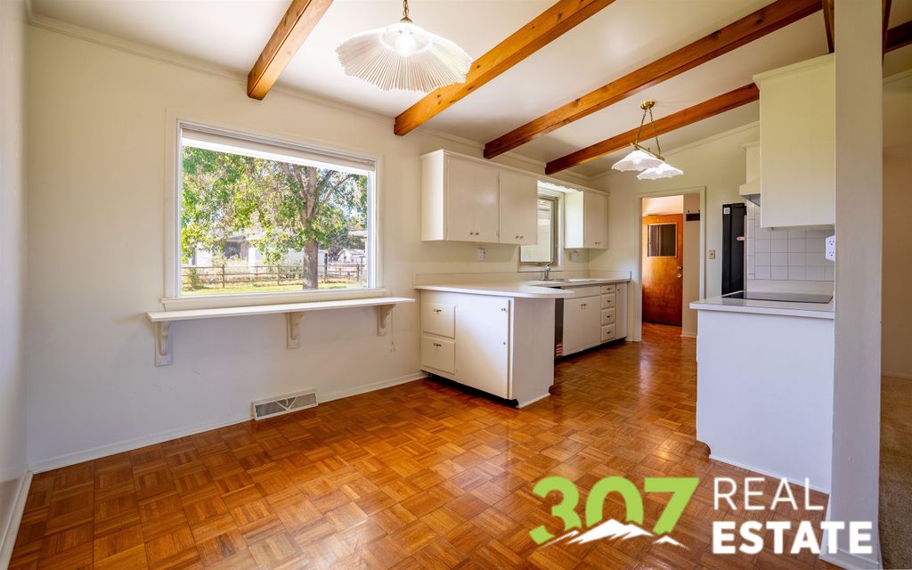 2704 Cowgill Rd, Cody, WY 82414 photo 4