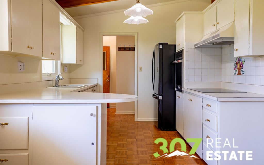 2704 Cowgill Rd, Cody, WY 82414 photo 5