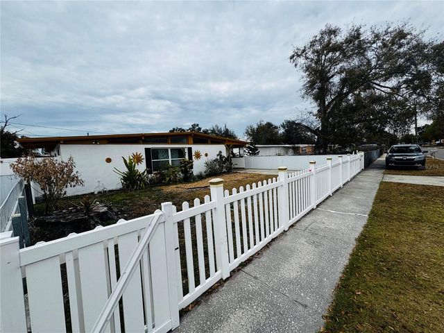 1709 WARRINGTON WAY, Tampa, FL 33619