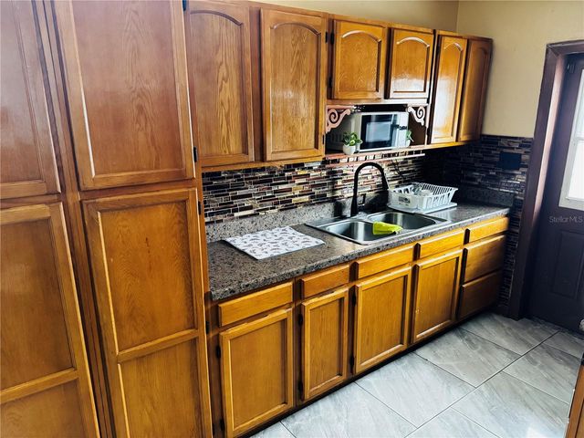 1709 WARRINGTON WAY, Tampa, FL 33619