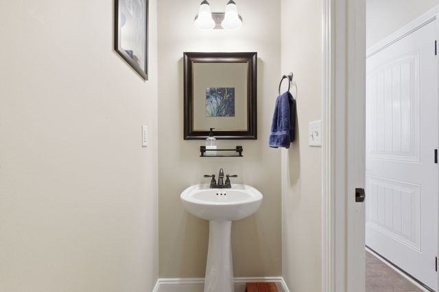 927 Nectar Ct, Adams, TN 37010