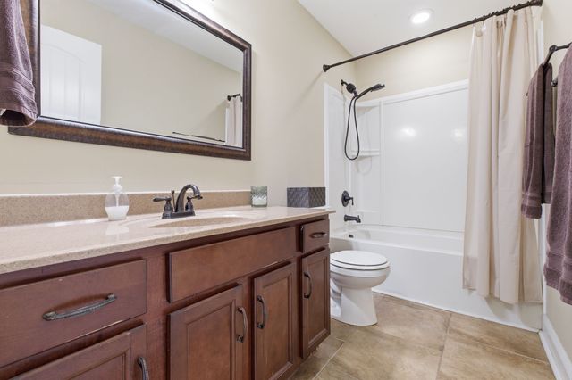 927 Nectar Ct, Adams, TN 37010