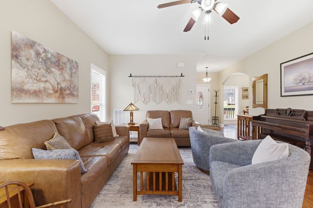927 Nectar Ct, Adams, TN 37010