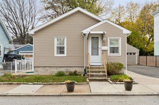 113 Oakland Avenue, Pawtucket, RI 02861
