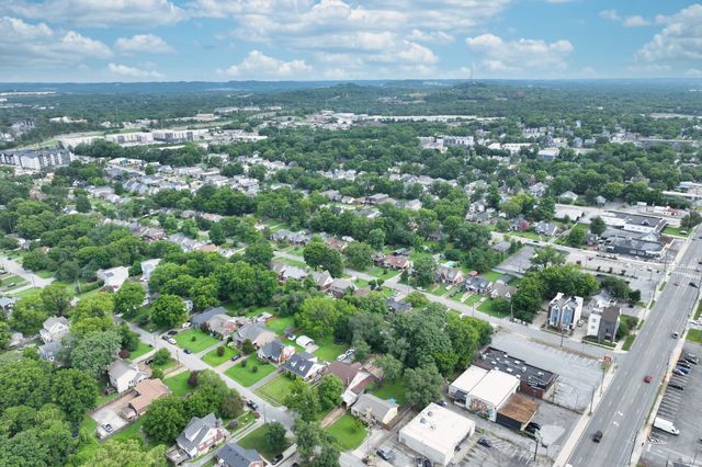 1027 Carolyn Ave, Nashville, TN 37216
