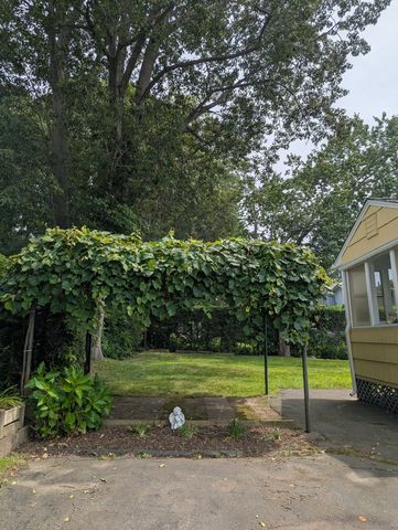 207 Highland Drive, Waterbury, CT 06708