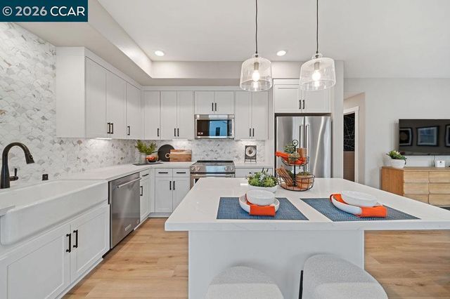 27264 Cosmo Ct, Hayward, CA 94544