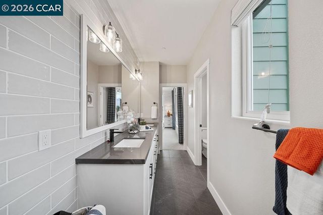 27264 Cosmo Ct, Hayward, CA 94544