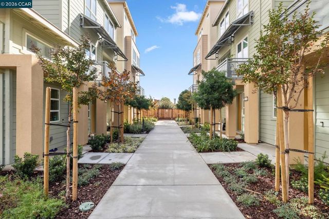 27264 Cosmo Ct, Hayward, CA 94544