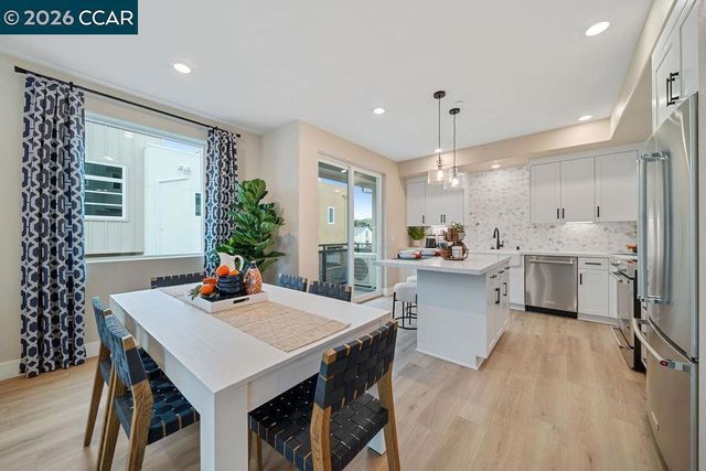 27264 Cosmo Ct, Hayward, CA 94544