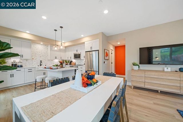 27264 Cosmo Ct, Hayward, CA 94544