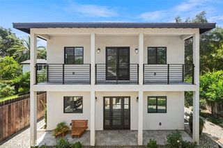 720 W Altadena 1/2, Altadena, CA 91001