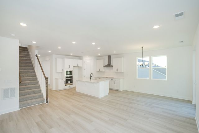 2372 Williamsport Landing, Columbia, TN 38401