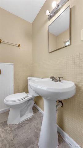 10062 Bon Oak Drive, St Louis, MO 63136