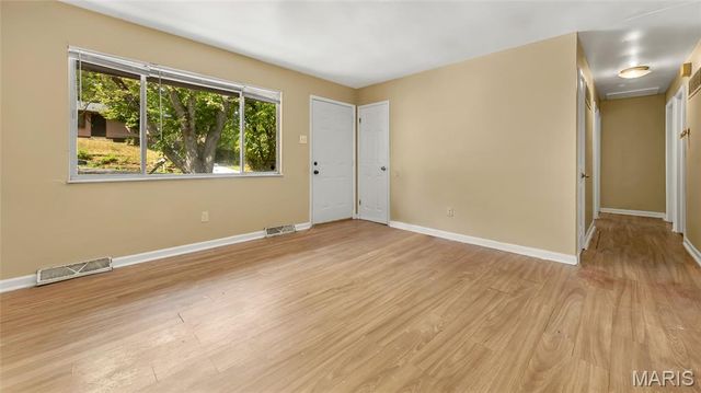 10062 Bon Oak Drive, St Louis, MO 63136