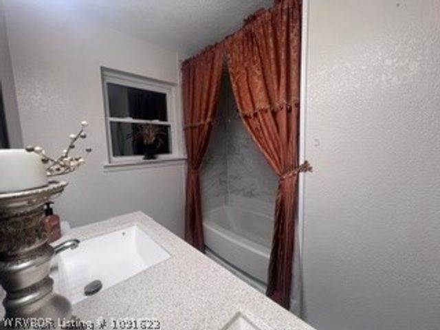 1003 Flatrock Drive, Van Buren, AR 72956