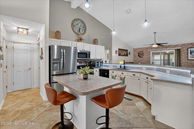 7525 PLANTATION CLUB Drive, Jacksonville, FL 32244