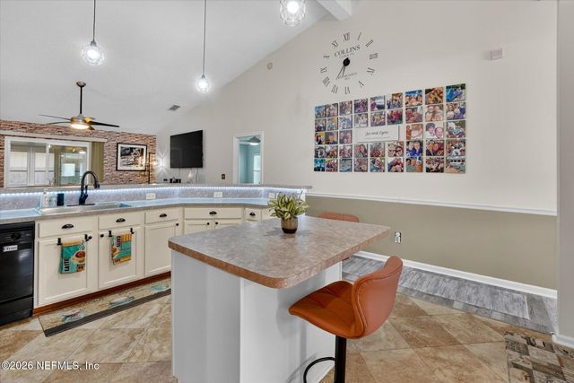 7525 PLANTATION CLUB Drive, Jacksonville, FL 32244