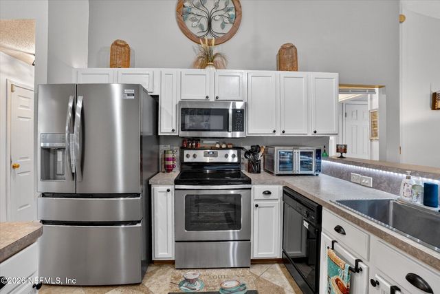 7525 PLANTATION CLUB Drive, Jacksonville, FL 32244